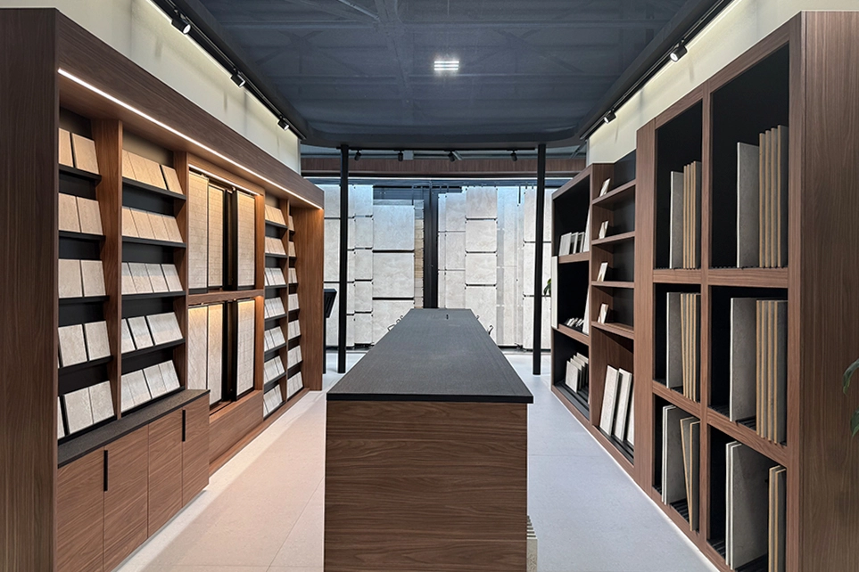 5 tendencias para exponer azulejos en un showroom cerámico