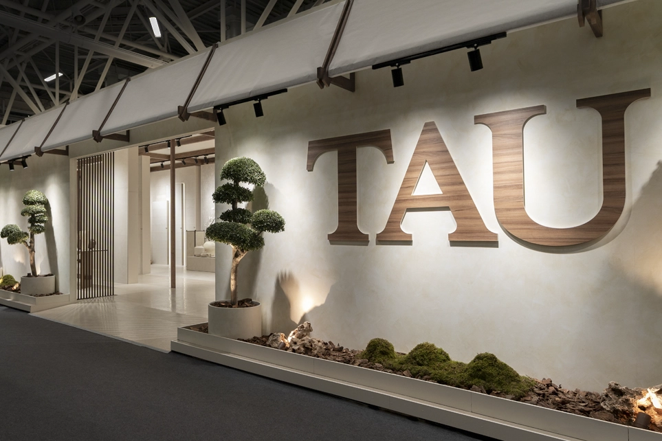 Japandi-inspired temporary architecture with natural materials