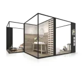 Ambiente para la exposición de cerámica Composition 135 negro frontal