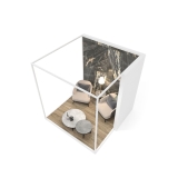 Ambiente expositor de cerámica y baño Isla Corner 240x240_2515 dx tabique blanco aerea