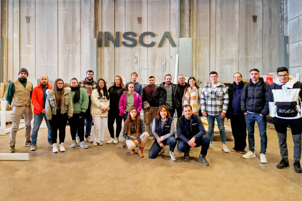Les étudiants de l'IES Politècnic avec l'équipe du groupe INSCA.