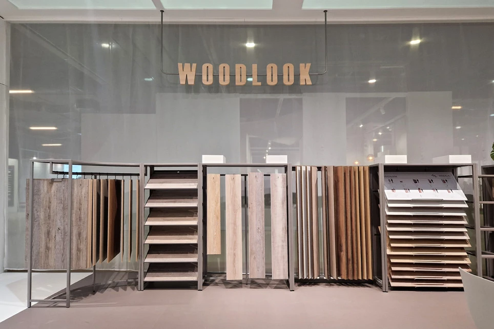 Nueva serie woodlook para exponer laminados, suelo vinílico y madera